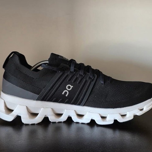 On Cloud Running sports shoes like new, size 46, black