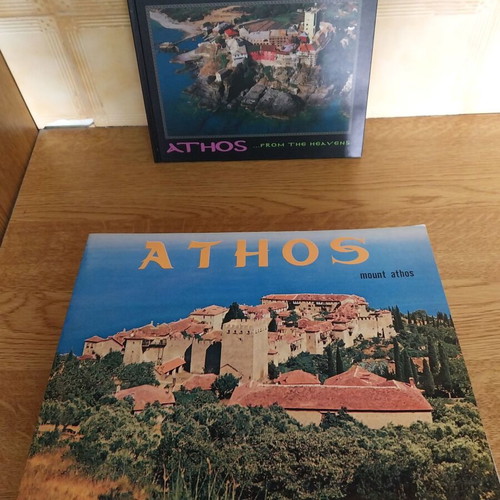 Travel guide collection like new, 11 books, Greece and abroad