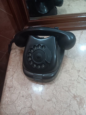 Vintage telephone like new