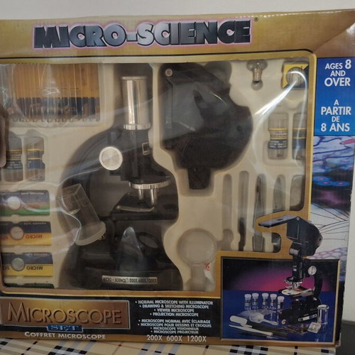 Educational toys used, telescope, microscope, dinosaurs set of 3