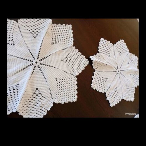 Handmade set of two doilies, sizes 45x45 and 40x40, like new