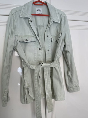 Zara denim jacket with belt mint color, size Small, like new