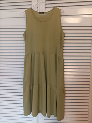 Cotton dress size L used, lime green with pockets