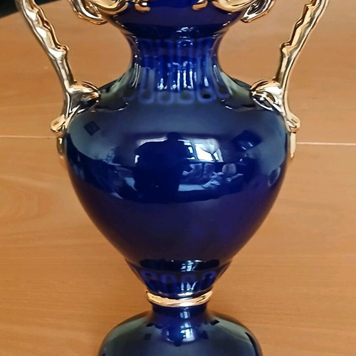 Porcelain vase Alcobaca like new with floral motif and gold gilding