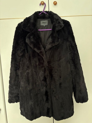 Iso synthetic fur coat black like new, size S