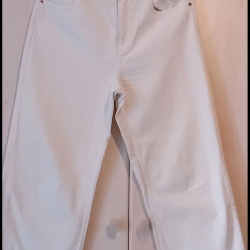 Zara crop marine white denim pants size 40 used with distressed detail