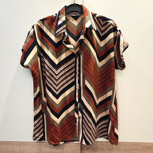 Eiki summer shirt M/L with colorful pattern like new