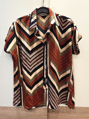Eiki summer shirt M/L with colorful pattern like new