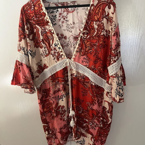 Caftan with Embroidery One Size like new, red multicolor
