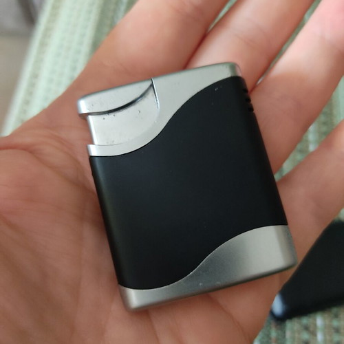 Deluxe lighter with case used, black and silver