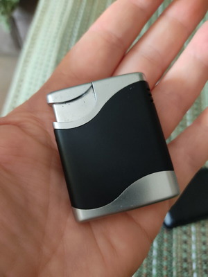 Deluxe lighter with case used, black and silver