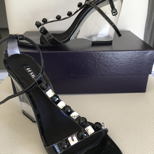 Le Silla sandals size 39 used, black leather with clear heel and white crystals