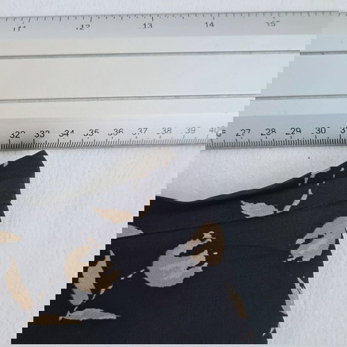 Max Mara long skirt 100% silk size 38 like new, floral