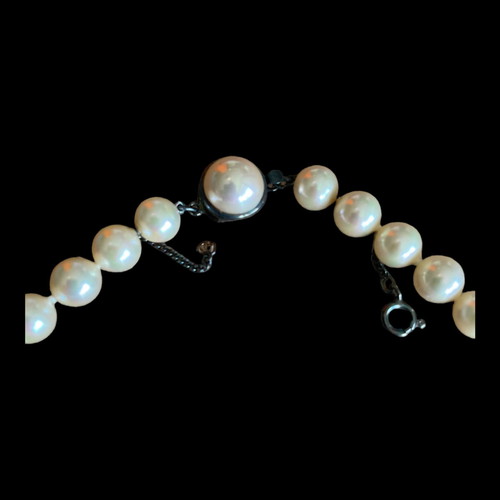 Majorica white pearls necklace new, unworn