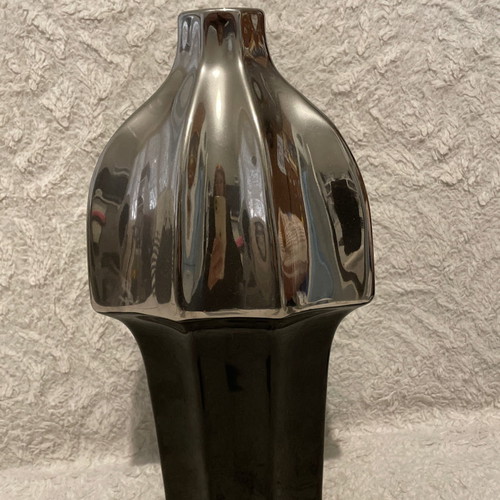 Decorative vase used in excellent condition