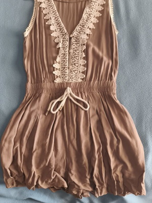 One-piece shorts beige size M like new