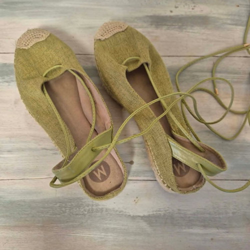 Espadrilles green size 40 like new with ankle ties