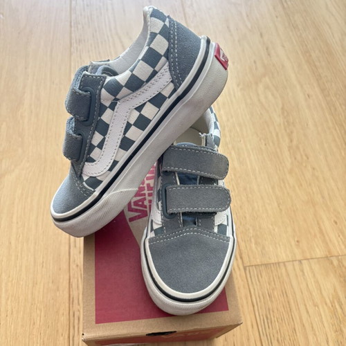 Vans Old School V sneakers size 27 like new, velcro