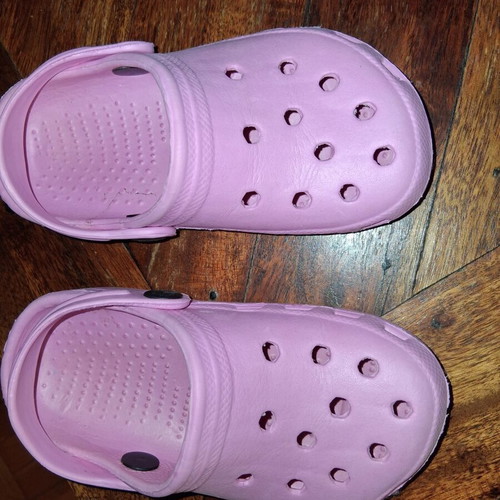 Beach slippers for girls size 27 used, baby pink