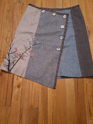 Asymmetrical skirt St.Martins like new, side buttons, embroidery