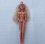 Sindy Hasbro Sun Club 1990 vintage doll like new with original clothes