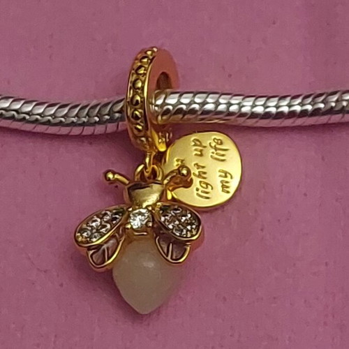 Charm bee pendant new with white and gold zirconia, glows in dark