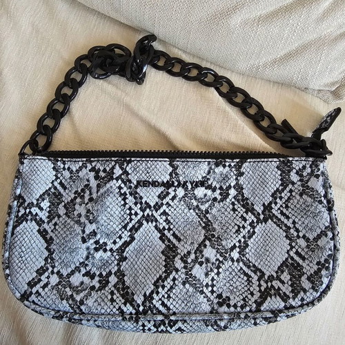 Kendall and Kylie shoulder leather bag croco style like new