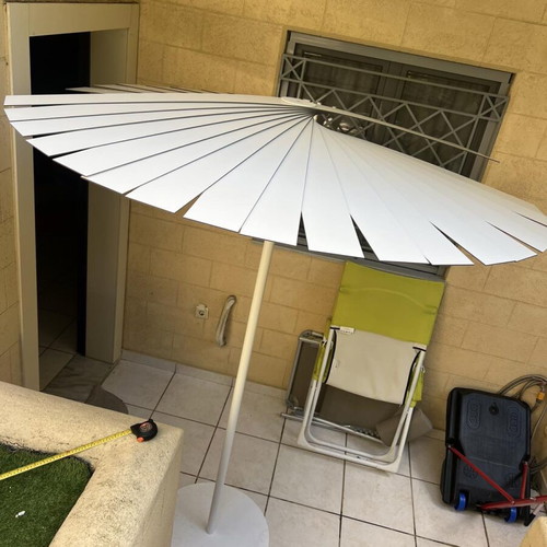 Design umbrella fan style new, white metal frame with base
