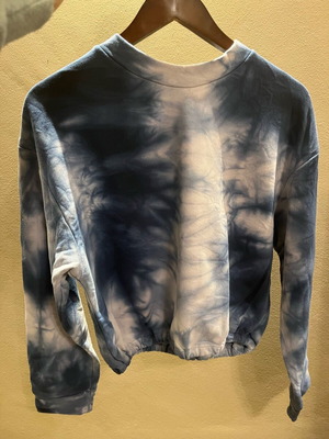 Bleached style sweatshirt like new, size M, white and blue
