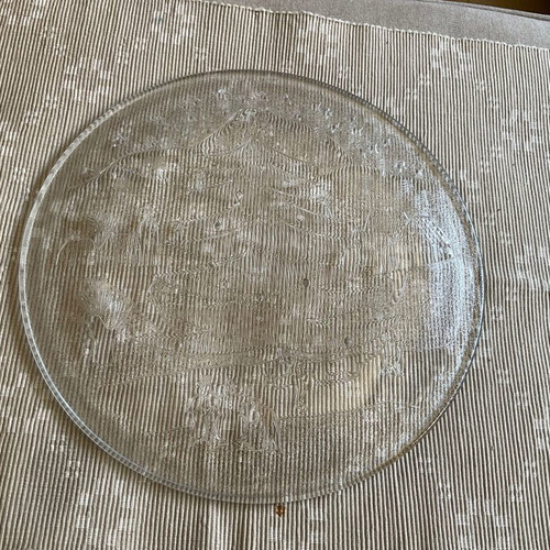 Round Christmas vintage platter like new