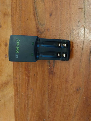 GP ReCyKo Charger φορτιστής για 2 μπαταρίες ΑΑ ή ΑΑΑ μεταχειρισμένο