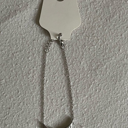 Silver plated bracelet new, silver color