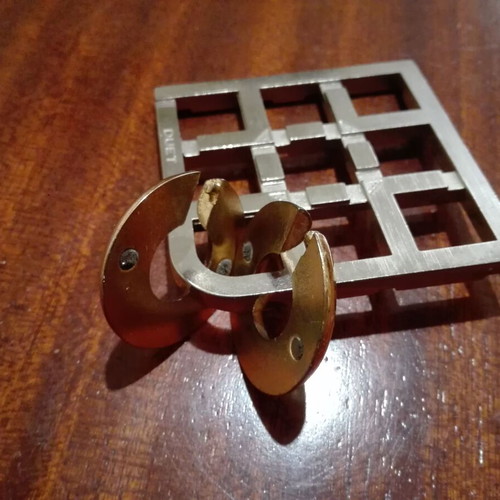 Cast Duet metal puzzle used, difficulty level 5