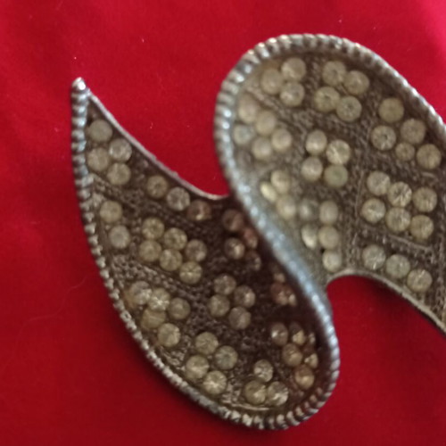 Vintage pin mid-century silver with white rhinestones like new