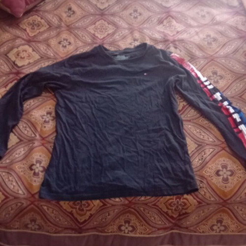 Tommy Hilfiger black t-shirt like new, size L
