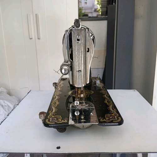 Mede Japan Transist sewing machine vintage, like new