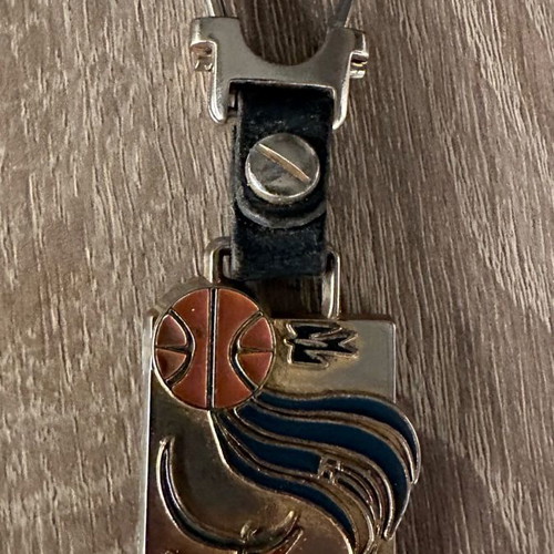 Keychain and pin Hellas 1995 FIBA World Champions used