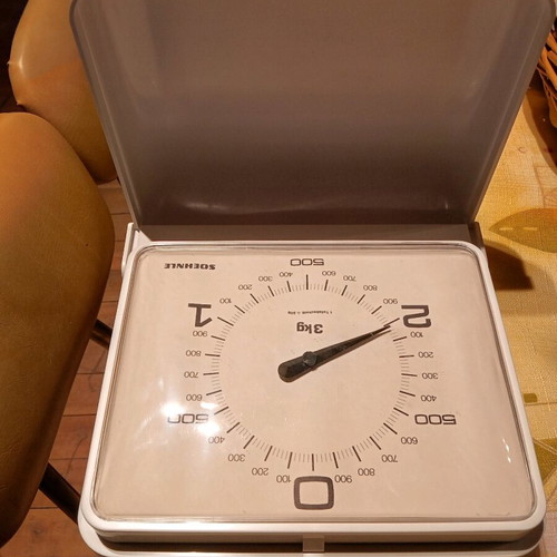 Kitchen scale unused