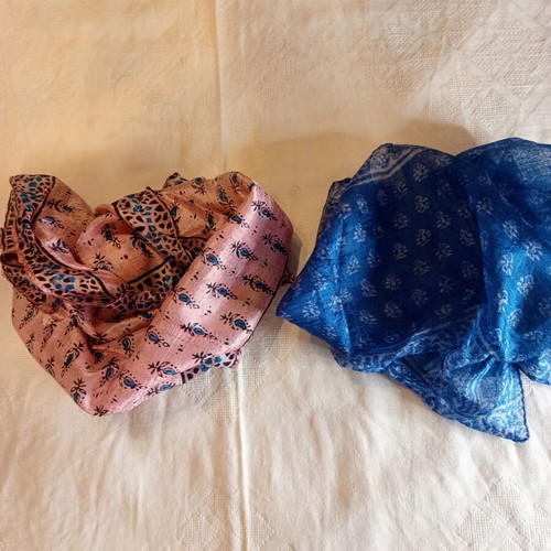 Set of 2 women's scarves used, blue with wear and pink floral
