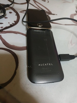Old mobile phones used with chargers, for spare parts