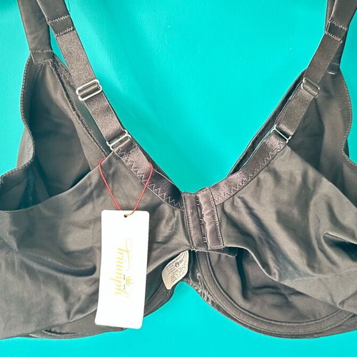 Triumph True Shape Sensation black bra size 100G new