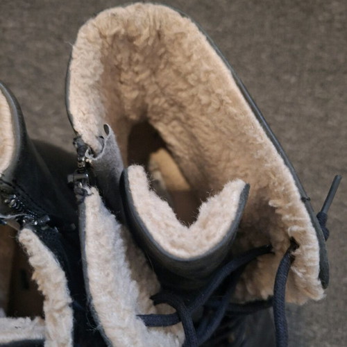 Combat boots men's like new with fur lining and zipper size 43