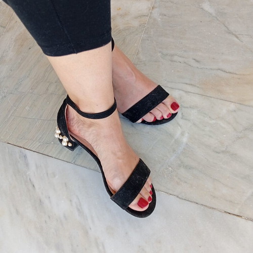 Sandals with Pearl Covered Heel like new, size 37, black velvet
