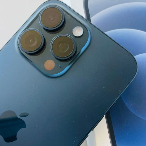 iPhone 15 ProMax 256GB Blue Titanium like new with 3 cases gift