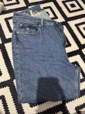 Calvin Klein mom jean like new, blue multicolor size L