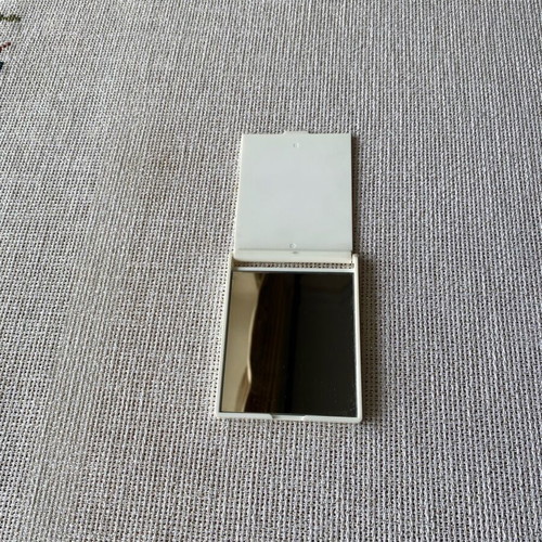 Vintage Estée Lauder Compact Mirror like new, 9x7.5 cm