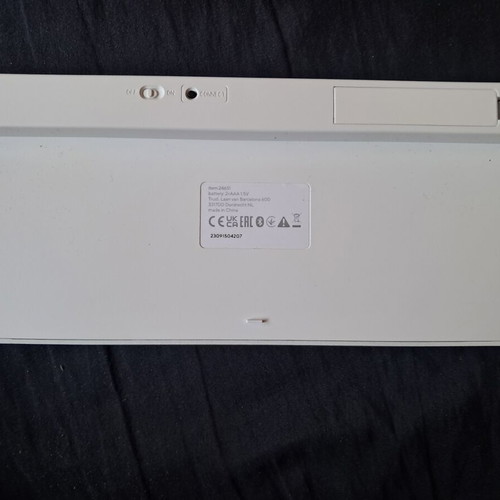 Trust wireless keyboard like new, white Bluetooth