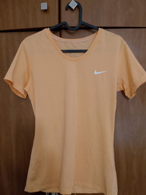 Γυναικείο αθλητικό μπλουζάκι Nike μέγεθος M σαν καινούργιο, πορτοκαλί