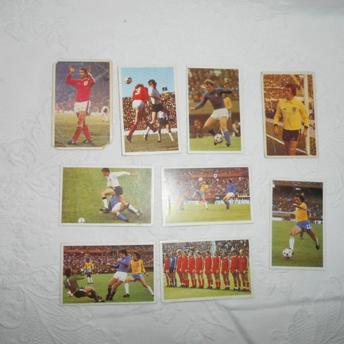 Football 32 Dandy stickers used, various conditions