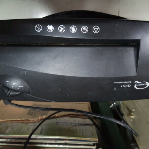 Document shredder used without bin